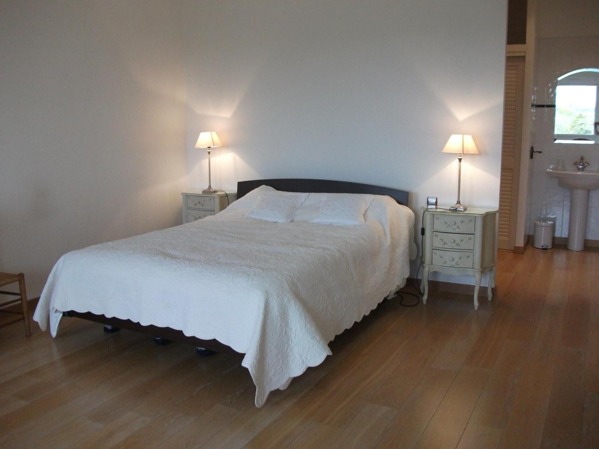 Bed and Breakfast Camélia rouge à Granville Extérieur photo